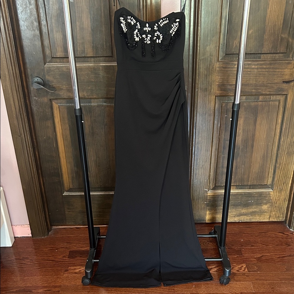 Elegant Black Strapless Evening Gown